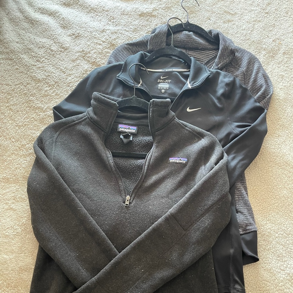 A set of 3 Dark Pullovers! :)